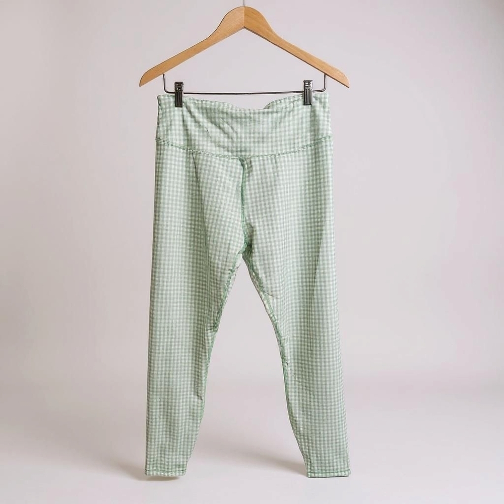 Soft Sage Green Leggings with Lightweight Fabric